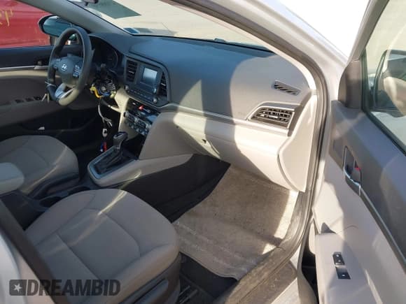 ✅ 2020 Hyundai Elantra SE • VIN: 5NPD74LF0LH522171 • Lot: 43099150. Listed on IAAI with 20,654 mi. Free auction sales archive from the USA and detailed vehicle history report at DreamBid. Image 5.