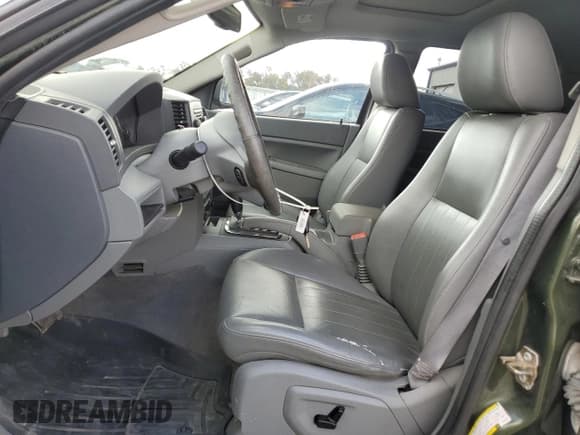 ✅ 2007 Jeep Grand Cherokee Laredo • VIN: 1J8GR48K47C582722 • Lot: 90610595. Wystawiony na Copart z przebiegiem 117 555 mil. Bezpłatny archiwum sprzedaży aukcyjnych z USA i szczegółowy raport historii pojazdu na DreamBid. Zdjęcie 7.