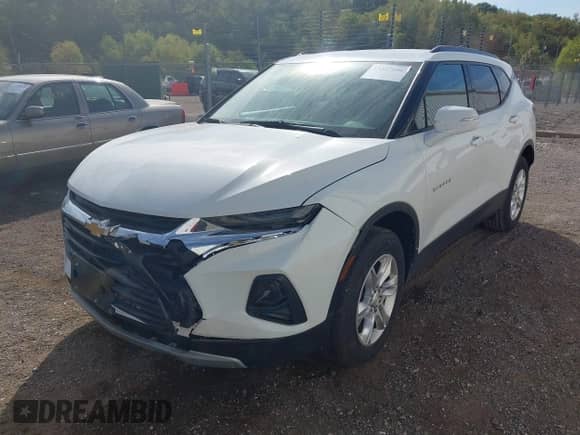 2020 Chevrolet Blazer LT z VIN 3GNKBCRS1LS662019, wystawiony jako IAAI lot #43357006 z przebiegiem 44 447 mil mil oraz . Historia ofert i sprzedaży dostępna na DreamBid. Obrazek 2.