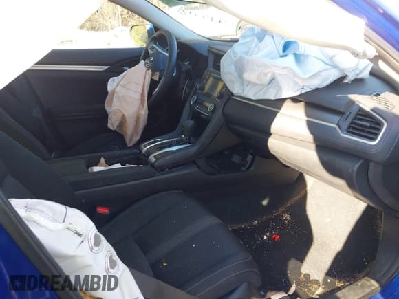 ✅ 2019 Honda Civic LX • VIN: 2HGFC2F66KH587278 • Lot: 43424716. Wystawiony na IAAI z przebiegiem 76 773 mil. Bezpłatny archiwum sprzedaży aukcyjnych z USA i szczegółowy raport historii pojazdu na DreamBid. Zdjęcie 5.