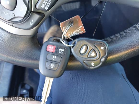 ✅ 2013 Toyota Camry SE • VIN: 4T1BF1FK2DU716432 • Lot: 43631034. Wystawiony na IAAI z przebiegiem 169 038 mil. Bezpłatny archiwum sprzedaży aukcyjnych z USA i szczegółowy raport historii pojazdu na DreamBid. Zdjęcie 11.