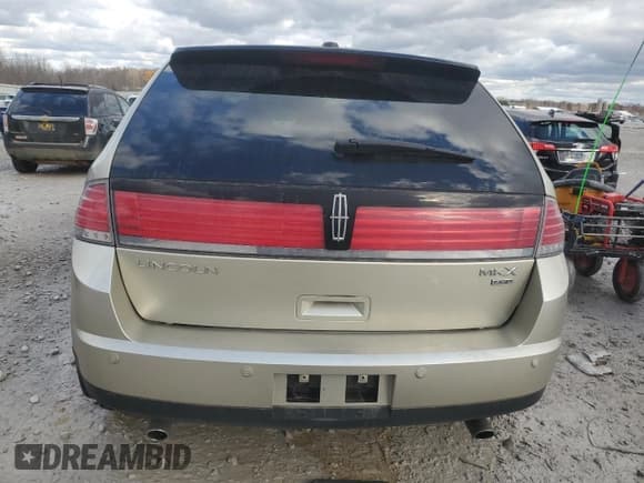 ✅ 2010 Lincoln MKX • VIN: 2LMDJ8JC4ABJ32314 • Lot: 92431555. Listed on Copart with 111,507 mi. Free auction sales archive from the USA and detailed vehicle history report at DreamBid. Image 6.