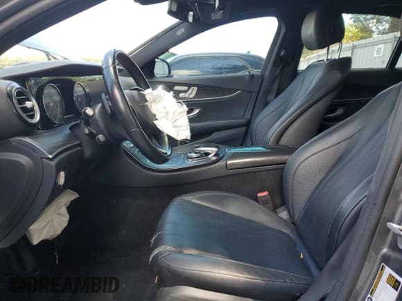 ✅ 2018 Mercedes-Benz E 300 • VIN: WDDZF4KB1JA380625 • Lot: 81738205. Wystawiony na Copart z przebiegiem 154 081 mil. Bezpłatny archiwum sprzedaży aukcyjnych z USA i szczegółowy raport historii pojazdu na DreamBid. Zdjęcie 7.