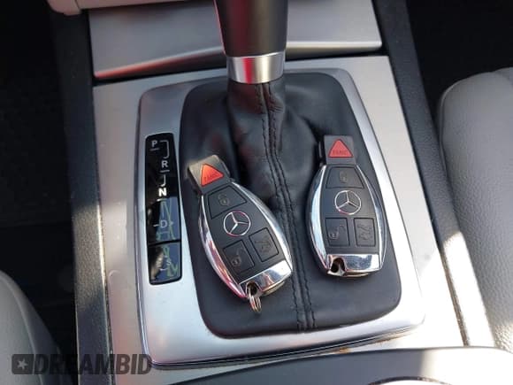 ✅ 2014 Mercedes-Benz C 250 Sport • VIN: WDDGF4HB4ER305973 • Lot: 41781503. Wystawiony na IAAI z przebiegiem 98 542 mil. Bezpłatny archiwum sprzedaży aukcyjnych z USA i szczegółowy raport historii pojazdu na DreamBid. Zdjęcie 11.