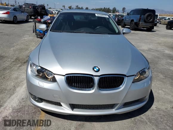 ✅ 2009 BMW 3 Series 335i • VIN: WBAWB73529P045530 • Lot: 84300225. Wystawiony na Copart z przebiegiem 81 570 mil. Bezpłatny archiwum sprzedaży aukcyjnych z USA i szczegółowy raport historii pojazdu na DreamBid. Zdjęcie 5.