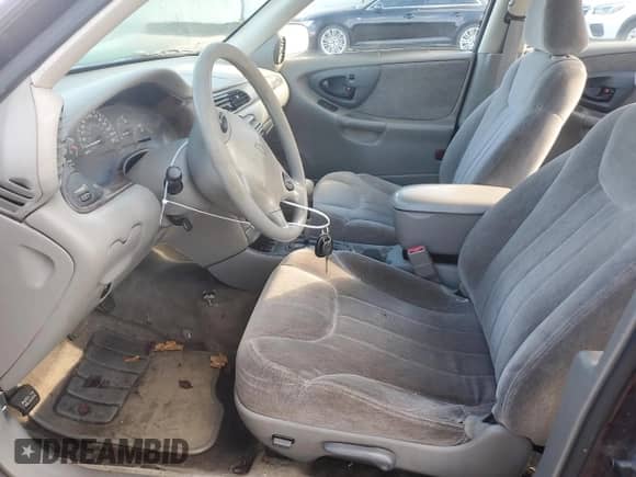 1998 Chevrolet Malibu LS z VIN 1G1NE52M5W6258534, wystawiony jako Copart lot #81074124 z przebiegiem Nie podano mil oraz Czysty tytuł • Clean title. Historia ofert i sprzedaży dostępna na DreamBid. Obrazek 7.