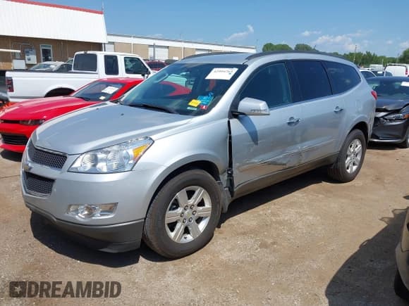 ✅ 2011 Chevrolet Traverse 1LT • VIN: 1GNKVGED9BJ361701 • Lot: 42994765. Wystawiony na IAAI z przebiegiem 85 881 mil. Bezpłatny archiwum sprzedaży aukcyjnych z USA i szczegółowy raport historii pojazdu na DreamBid. Zdjęcie 18.
