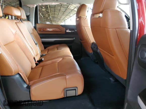 ✅ 2018 Toyota Tundra SR5 • VIN: 5TFAY5F16JX702696 • Lot: 81155665. Wystawiony na Copart z przebiegiem 124 340 mil. Bezpłatny archiwum sprzedaży aukcyjnych z USA i szczegółowy raport historii pojazdu na DreamBid. Zdjęcie 10.