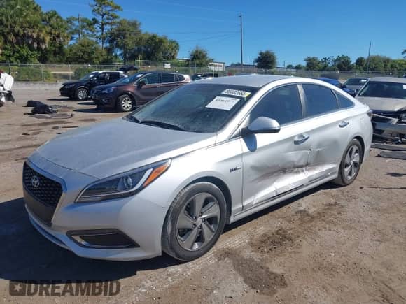 2016 Hyundai Sonata Limited z VIN KMHE34L1XGA028610, wystawiony jako IAAI lot #43464977 z przebiegiem 118 891 mil mil oraz . Historia ofert i sprzedaży dostępna na DreamBid. Obrazek 17.