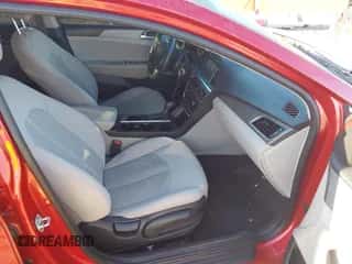 ✅ 2017 Hyundai Sonata SE • VIN: 5NPE24AF5HH596070 • Lot: 43070584. Listed on IAAI with 140,518 mi. Free auction sales archive from the USA and detailed vehicle history report at DreamBid. Image 5.