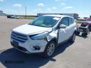 ✅ 2019 Ford Escape SE • VIN: 1FMCU9GD3KUB04410 • Lot: 43074488. Wystawiony na IAAI z przebiegiem 108 235 mil. Bezpłatny archiwum sprzedaży aukcyjnych z USA i szczegółowy raport historii pojazdu na DreamBid. Zdjęcie 17.