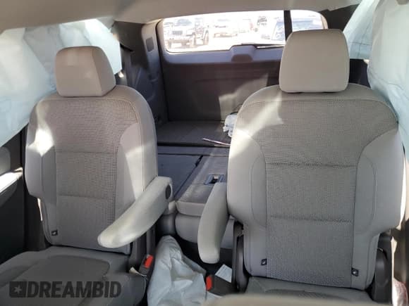 ✅ 2019 Chevrolet Traverse LT Cloth • VIN: 1GNERGKW4KJ292908 • Lot: 67944544. Wystawiony na Copart z przebiegiem Nie podano. Bezpłatny archiwum sprzedaży aukcyjnych z USA i szczegółowy raport historii pojazdu na DreamBid. Zdjęcie 10.