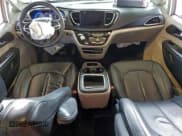 ✅ 2022 Chrysler Pacifica Touring L • VIN: 2C4RC1BG7NR169766 • Lot: 95081955. Wystawiony na Copart z przebiegiem 140 217 mil. Bezpłatny archiwum sprzedaży aukcyjnych z USA i szczegółowy raport historii pojazdu na DreamBid. Zdjęcie 8.