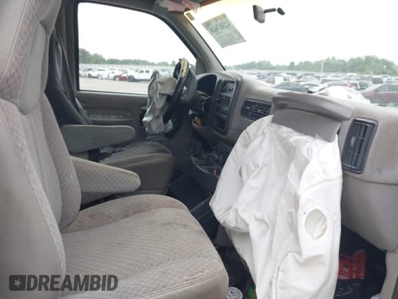 ✅ 1997 Chevrolet Chevy Van • VIN: 1GCFG29M7V1055926 • Лот: 42307029. Опубликован ранее на IAAI с пробегом 184 462 миль. Бесплатный доступ к архиву аукционных продаж из США и подробный отчёт об истории автомобиля на DreamBid. Изображение 5.