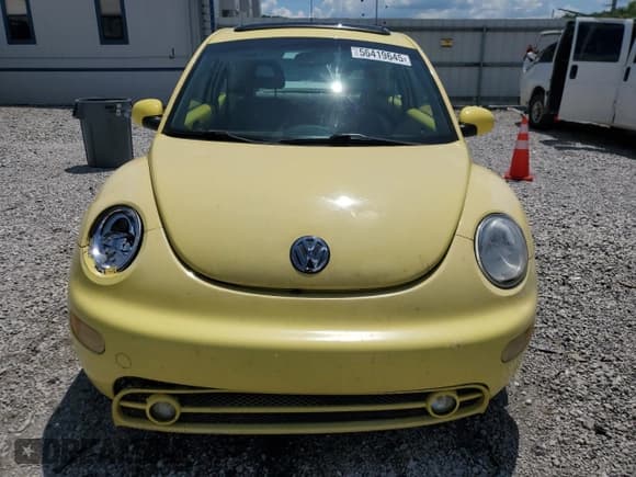 ✅ 2001 Volkswagen Beetle GLS • VIN: 3VWCP21C81M478689 • Lot: 56419645. Wystawiony na Copart z przebiegiem 184 682 mil. Bezpłatny archiwum sprzedaży aukcyjnych z USA i szczegółowy raport historii pojazdu na DreamBid. Zdjęcie 5.