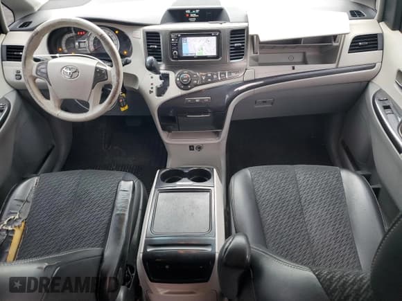 ✅ 2014 Toyota Sienna SE • VIN: 5TDXK3DC2ES520428 • Lot: 82166805. Listed on Copart with 161,322 mi. Free auction sales archive from the USA and detailed vehicle history report at DreamBid. Image 8.