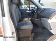 ✅ 2015 Ford Transit • VIN: 1FTSW2YG8FKB32389 • Lot: 40286682. Wystawiony na IAAI z przebiegiem 115 882 mil. Bezpłatny archiwum sprzedaży aukcyjnych z USA i szczegółowy raport historii pojazdu na DreamBid. Zdjęcie 5.