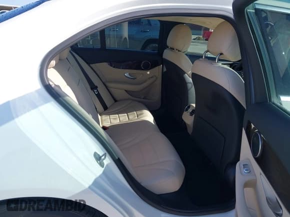 ✅ 2020 Mercedes-Benz C 300 • VIN: WDDWF8DB9LR558941 • Lot: 42706308. Listed on IAAI with 25,486 mi. Free auction sales archive from the USA and detailed vehicle history report at DreamBid. Image 8.