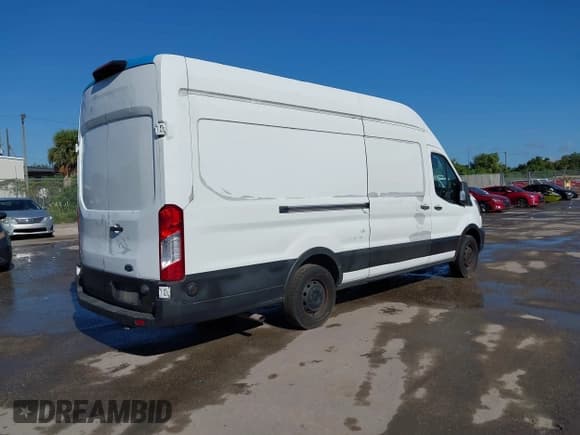 ✅ 2020 Ford Transit Cargo • VIN: 1FTBW3X84LKA65902 • Lot: 42931612. Listed on IAAI with 118,656 mi. Free auction sales archive from the USA and detailed vehicle history report at DreamBid. Image 4.