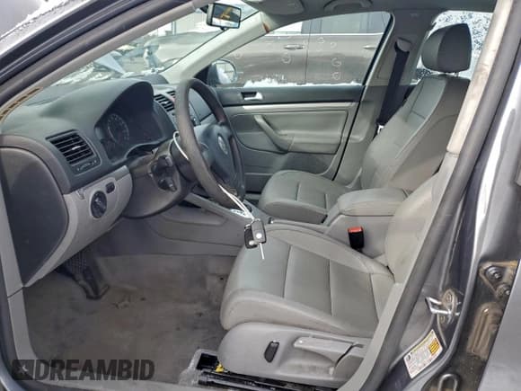 ✅ 2006 Volkswagen Jetta 2.5L • VIN: 3VWSF71K76M805464 • Лот: 95839245. Опубликован ранее на Copart с пробегом 220 572 миль. Бесплатный доступ к архиву аукционных продаж из США и подробный отчёт об истории автомобиля на DreamBid. Изображение 7.