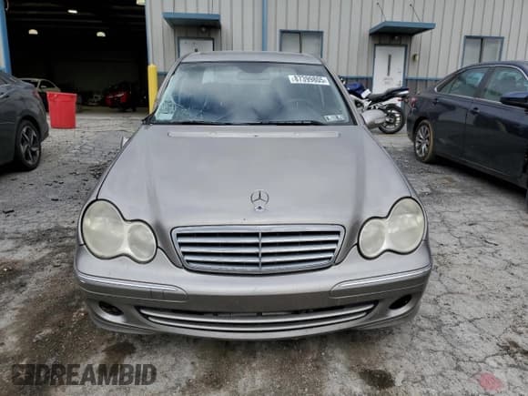 ✅ 2005 Mercedes-Benz C 240 • VIN: WDBRF81J45F640789 • Лот: 87399805. Опубликован ранее на Copart с пробегом 225 746 миль. Бесплатный доступ к архиву аукционных продаж из США и подробный отчёт об истории автомобиля на DreamBid. Изображение 5.