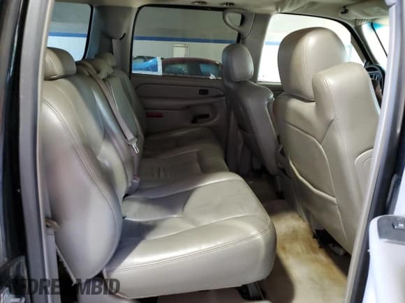 ✅ 2005 Chevrolet Suburban LS • VIN: 3GNFK16Z75G166803 • Lot: 81596215. Wystawiony na Copart z przebiegiem 165 985 mil. Bezpłatny archiwum sprzedaży aukcyjnych z USA i szczegółowy raport historii pojazdu na DreamBid. Zdjęcie 11.