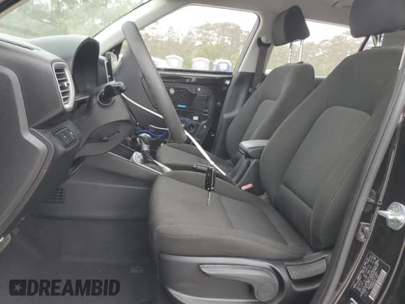 ✅ 2023 Hyundai Venue SE • VIN: KMHRB8A37PU216855 • Lot: 51135415. Listed on Copart with 28,257 mi. Free auction sales archive from the USA and detailed vehicle history report at DreamBid. Image 7.