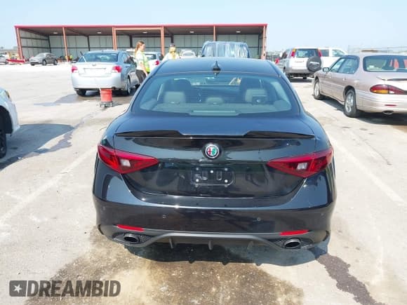 ✅ 2017 Alfa Romeo Giulia Ti • VIN: ZARFAEEN9H7562237 • Lot: 42843384. Listed on IAAI with 51,682 mi. Free auction sales archive from the USA and detailed vehicle history report at DreamBid. Image 16.