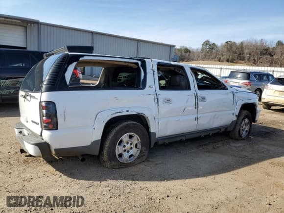 ✅ 2004 Chevrolet Suburban Z71 • VIN: 3GNFK16Z44G125558 • Лот: 42934405. Опубликован ранее на Copart с пробегом 231 788 миль. Бесплатный доступ к архиву аукционных продаж из США и подробный отчёт об истории автомобиля на DreamBid. Изображение 3.