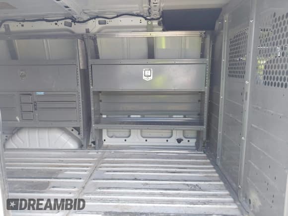 ✅ 2016 Ford Transit Cargo • VIN: 1FTYR1YM2GKB07832 • Lot: 42614414. Wystawiony na IAAI z przebiegiem Nie podano. Bezpłatny archiwum sprzedaży aukcyjnych z USA i szczegółowy raport historii pojazdu na DreamBid. Zdjęcie 8.