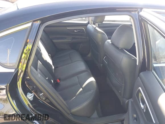 ✅ 2017 Nissan Altima SL • VIN: 1N4AL3AP9HC111882 • Lot: 42923778. Listed on IAAI with 88,591 mi. Free auction sales archive from the USA and detailed vehicle history report at DreamBid. Image 8.