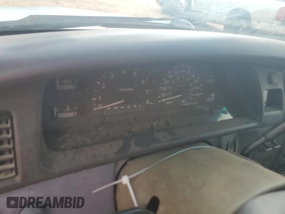 ✅ 1997 Toyota T100 DX • VIN: JT4TN12D0V0035620 • Лот: 69925814. Опубликован ранее на Copart с пробегом Не указан. Бесплатный доступ к архиву аукционных продаж из США и подробный отчёт об истории автомобиля на DreamBid. Изображение 9.