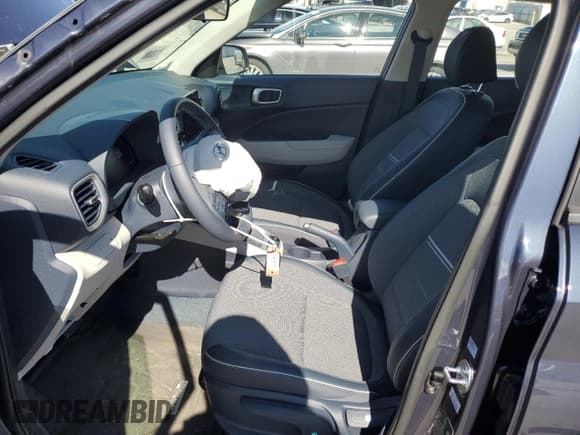 ✅ 2024 Hyundai Venue SEL • VIN: KMHRC8A38RU321985 • Lot: 48430595. Listed on Copart with 8,152 mi. Free auction sales archive from the USA and detailed vehicle history report at DreamBid. Image 7.