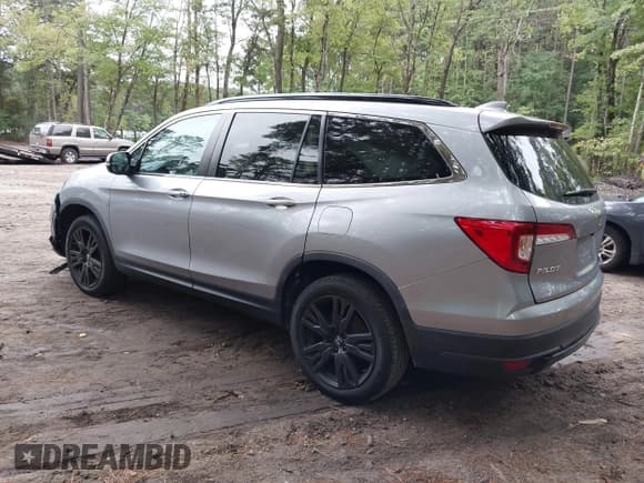 ✅ 2022 Honda Pilot Special Edition • VIN: 5FNYF5H21NB025146 • Lot: 43325378. Wystawiony na IAAI z przebiegiem 31 703 mil. Bezpłatny archiwum sprzedaży aukcyjnych z USA i szczegółowy raport historii pojazdu na DreamBid. Zdjęcie 3.