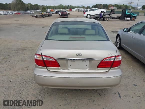 ✅ 2001 Infiniti I30 Luxury • VIN: JNKCA31A31T000348 • Lot: 41948369. Listed on IAAI with 181,394 mi. Free auction sales archive from the USA and detailed vehicle history report at DreamBid. Image 15.