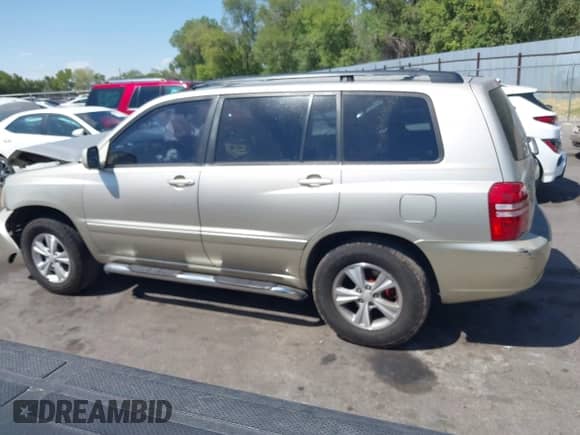 2001 Toyota Highlander с VIN JTEGD21A110003587, выставлен на аукционе IAAI как лот 42961179 с пробегом 170 714 миль миль и . История ставок и продаж доступна на DreamBid. Изображение 15.