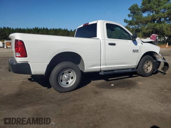 2017 Ram 1500 Tradesman z VIN 3C6JR6AG7HG786984, wystawiony jako Copart lot #81942525 z przebiegiem 118 280 mil mil oraz Szkoda całkowita • Salvage title. Historia ofert i sprzedaży dostępna na DreamBid. Obrazek 3.