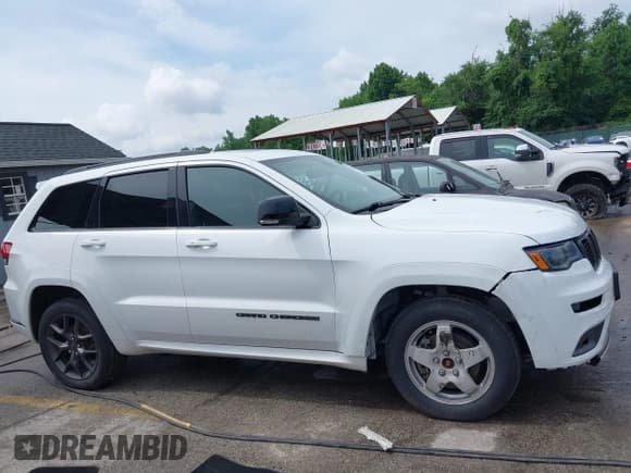 ✅ 2020 Jeep Grand Cherokee Limited • VIN: 1C4RJFBG2LC235312 • Лот: 42446904. Опубликован ранее на IAAI с пробегом 106 931 миль. Бесплатный доступ к архиву аукционных продаж из США и подробный отчёт об истории автомобиля на DreamBid. Изображение 13.
