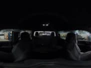 ✅ 2021 Chevrolet Silverado 1500 RST • VIN: 1GCUYEED8MZ434820 • Lot: 42314650. Wystawiony na IAAI z przebiegiem Nie podano. Bezpłatny archiwum sprzedaży aukcyjnych z USA i szczegółowy raport historii pojazdu na DreamBid. Zdjęcie 18.