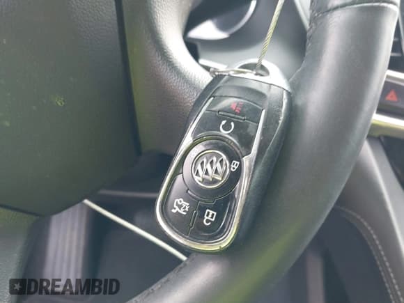 ✅ 2018 Buick LaCrosse Premium • VIN: 1G4ZR5SS8JU117632 • Lot: 41997098. Wystawiony na IAAI z przebiegiem 77 581 mil. Bezpłatny archiwum sprzedaży aukcyjnych z USA i szczegółowy raport historii pojazdu na DreamBid. Zdjęcie 11.