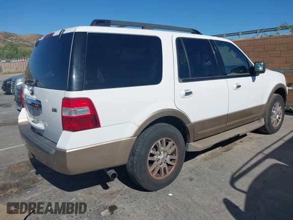 ✅ 2012 Ford Expedition XLT • VIN: 1FMJU1H5XCEF58911 • Lot: 41966461. Listed on IAAI with 167,643 mi. Free auction sales archive from the USA and detailed vehicle history report at DreamBid. Image 4.