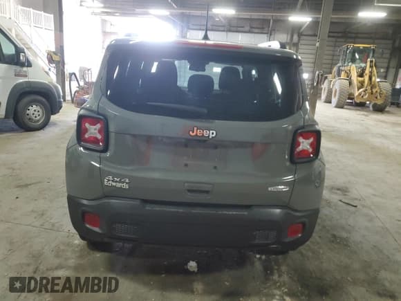 ✅ 2022 Jeep Renegade Latitude • VIN: ZACNJDB10NPN63189 • Лот: 51943695. Опубликован ранее на Copart с пробегом 45 842 миль. Бесплатный доступ к архиву аукционных продаж из США и подробный отчёт об истории автомобиля на DreamBid. Изображение 6.