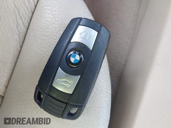 ✅ 2011 BMW 3 Series 335i • VIN: WBADX7C52BE743713 • Lot: 42412884. Listed on IAAI with 124,014 mi. Free auction sales archive from the USA and detailed vehicle history report at DreamBid. Image 11.