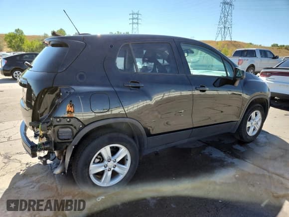 ✅ 2022 Chevrolet Trax LS • VIN: KL7CJNSM2NB543172 • Lot: 72000565. Listed on Copart with 9,911 mi. Free auction sales archive from the USA and detailed vehicle history report at DreamBid. Image 3.