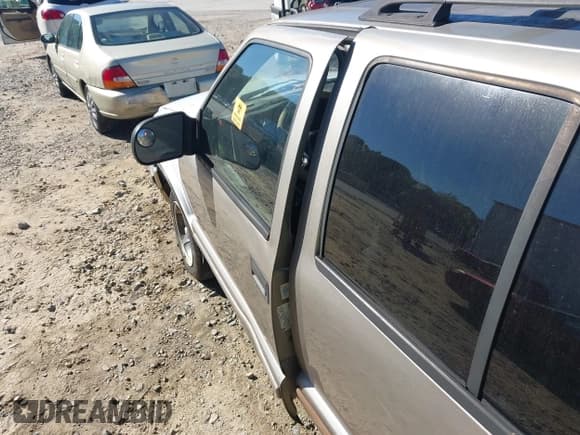✅ 2004 Chevrolet Blazer LS • VIN: 1GNCS13XX4K169093 • Lot: 43520737. Listed on IAAI with Not provided. Free auction sales archive from the USA and detailed vehicle history report at DreamBid. Image 11.