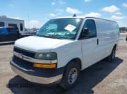 ✅ 2019 Chevrolet Express Cargo • VIN: 1GCWGAFP6K1368910 • Lot: 42194961. Wystawiony na IAAI z przebiegiem 69 359 mil. Bezpłatny archiwum sprzedaży aukcyjnych z USA i szczegółowy raport historii pojazdu na DreamBid. Zdjęcie 2.