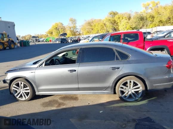 ✅ 2018 Volkswagen Passat S • VIN: 1VWAA7A34JC006495 • Lot: 43596953. Wystawiony na IAAI z przebiegiem 96 964 mil. Bezpłatny archiwum sprzedaży aukcyjnych z USA i szczegółowy raport historii pojazdu na DreamBid. Zdjęcie 15.