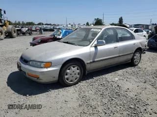 ✅ 1997 Honda Accord LX • VIN: 1HGCD5630VA007257 • Лот: 66043264. Опубликован ранее на Copart с пробегом 265 262 миль. Бесплатный доступ к архиву аукционных продаж из США и подробный отчёт об истории автомобиля на DreamBid. Изображение 1.