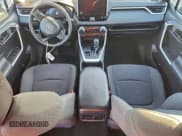 ✅ 2023 Toyota RAV4 LE • VIN: 2T3H1RFV8PW247747 • Лот: 95985525. Опубликован ранее на Copart с пробегом 24 757 миль. Бесплатный доступ к архиву аукционных продаж из США и подробный отчёт об истории автомобиля на DreamBid. Изображение 8.