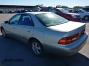 ✅ 1998 Lexus ES 300 • VIN: JT8BF28GXW5021341 • Лот: 43626230. Опубликован ранее на IAAI с пробегом 379 537 миль. Бесплатный доступ к архиву аукционных продаж из США и подробный отчёт об истории автомобиля на DreamBid. Изображение 3.